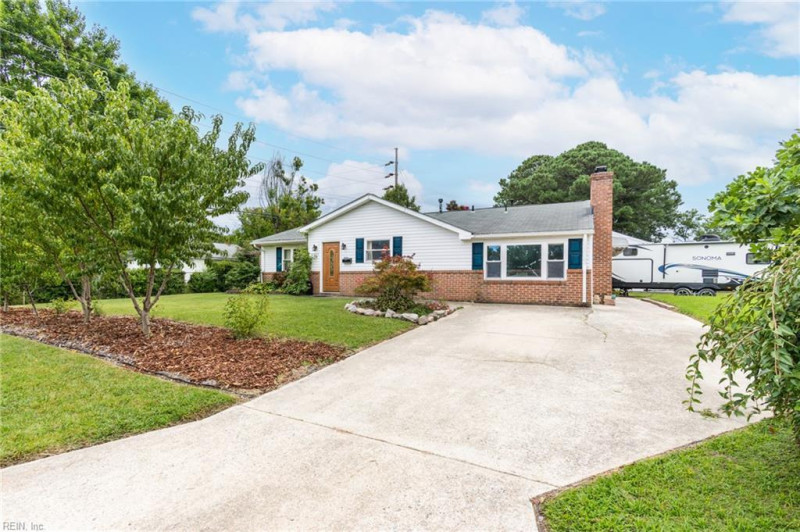 Photo 2 of 37 residential for sale in Virginia Beach virginia