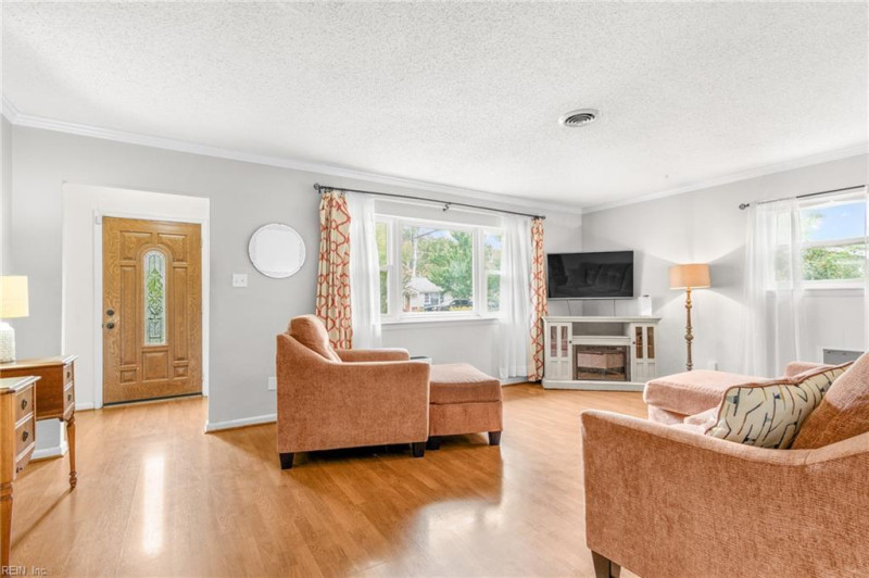 Photo 6 of 37 residential for sale in Virginia Beach virginia
