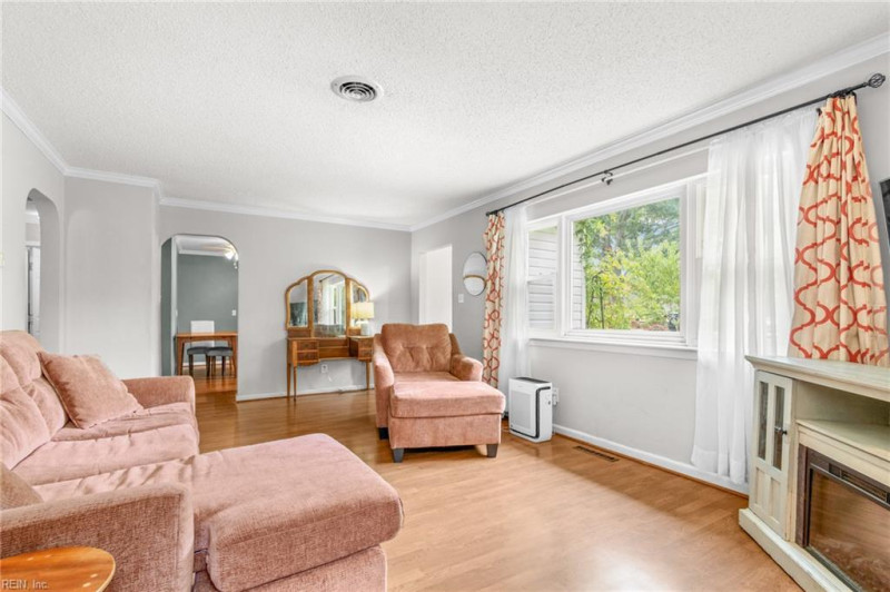 Photo 9 of 37 residential for sale in Virginia Beach virginia