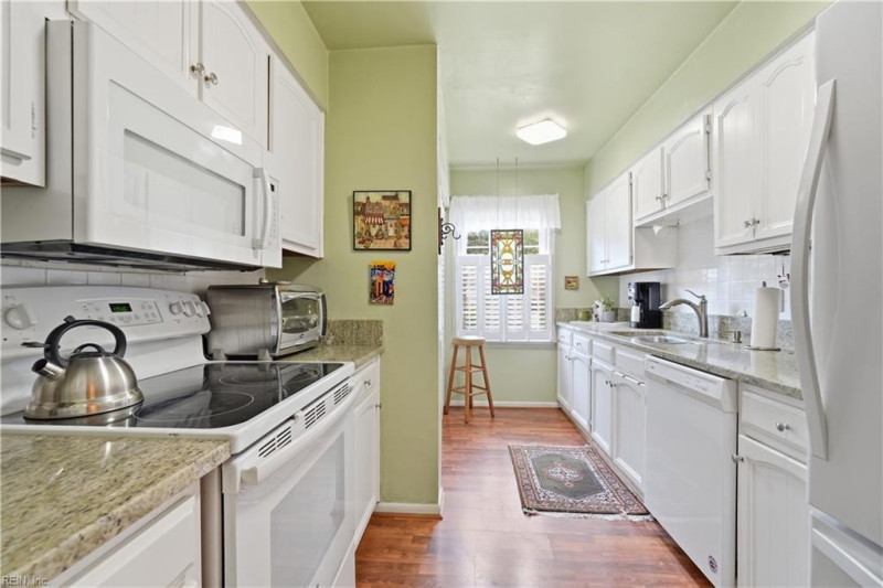 Photo 11 of 32 residential for sale in Virginia Beach virginia