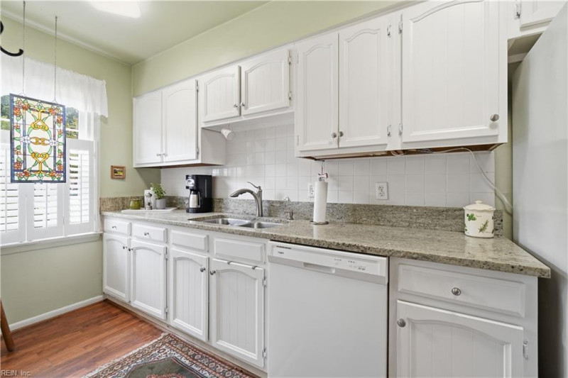 Photo 12 of 32 residential for sale in Virginia Beach virginia
