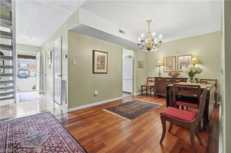Photo 5 of 32 residential for sale in Virginia Beach virginia