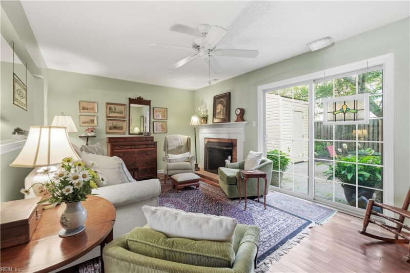 Photo 7 of 32 residential for sale in Virginia Beach virginia