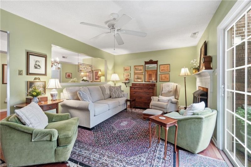 Photo 8 of 32 residential for sale in Virginia Beach virginia