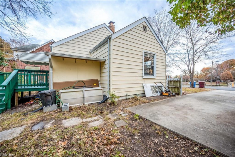 Photo 18 of 22 residential for sale in Chesapeake virginia