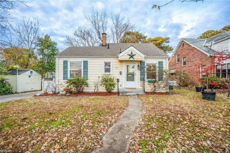 Photo 2 of 22 residential for sale in Chesapeake virginia