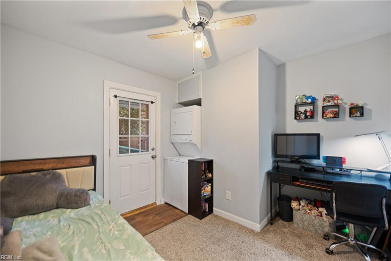 Photo 9 of 22 residential for sale in Chesapeake virginia