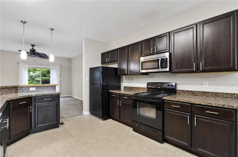 Photo 8 of 31 rental for rent in Newport News virginia