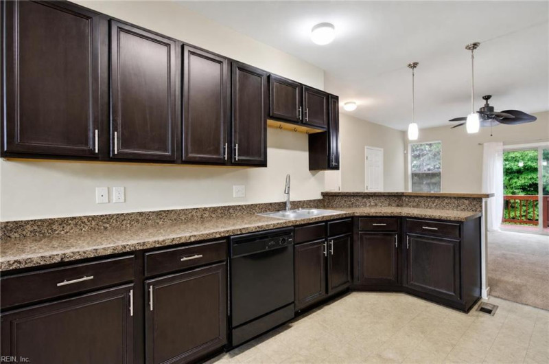 Photo 9 of 31 rental for rent in Newport News virginia