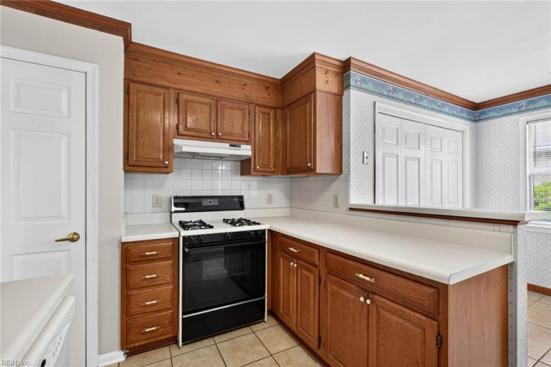 Photo 20 of 41 residential for sale in Virginia Beach virginia