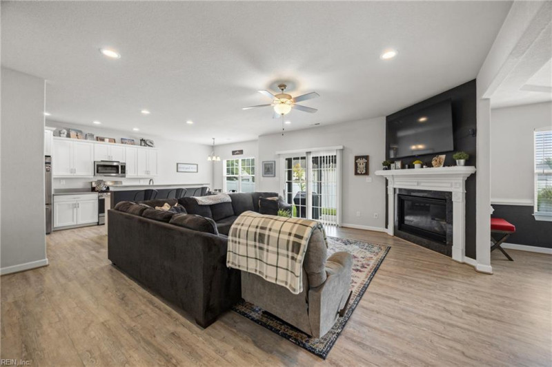 Photo 6 of 46 residential for sale in Chesapeake virginia Photo 6 of 46 residential for sale in Chesapeake virginia