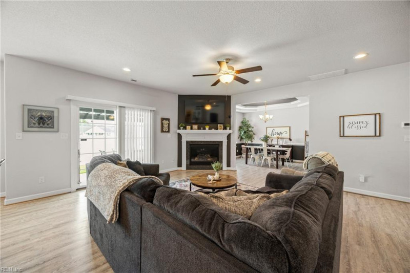 Photo 7 of 46 residential for sale in Chesapeake virginia Photo 7 of 46 residential for sale in Chesapeake virginia