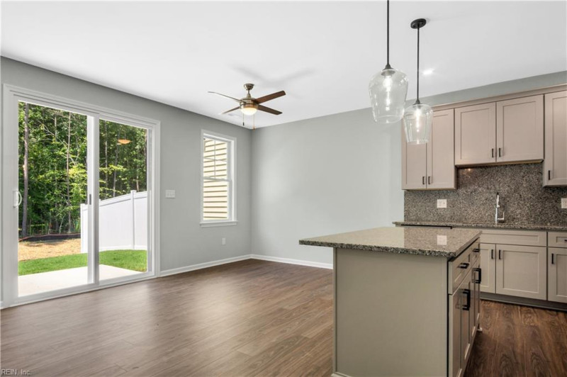 Photo 6 of 17 residential for sale in James City County virginia