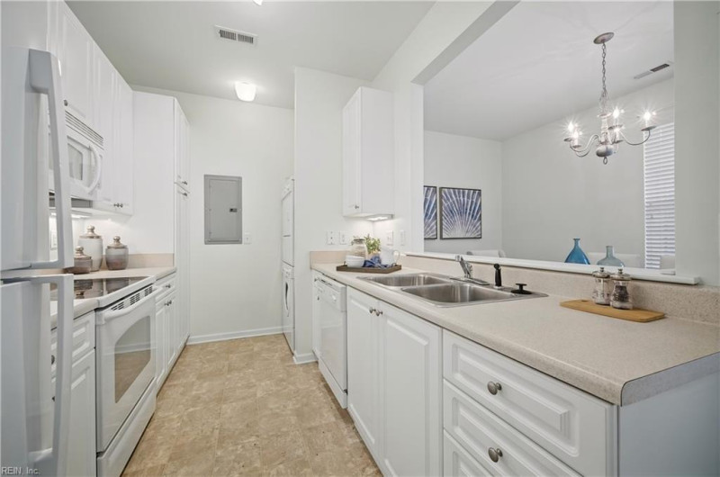 Photo 12 of 34 residential for sale in Virginia Beach virginia