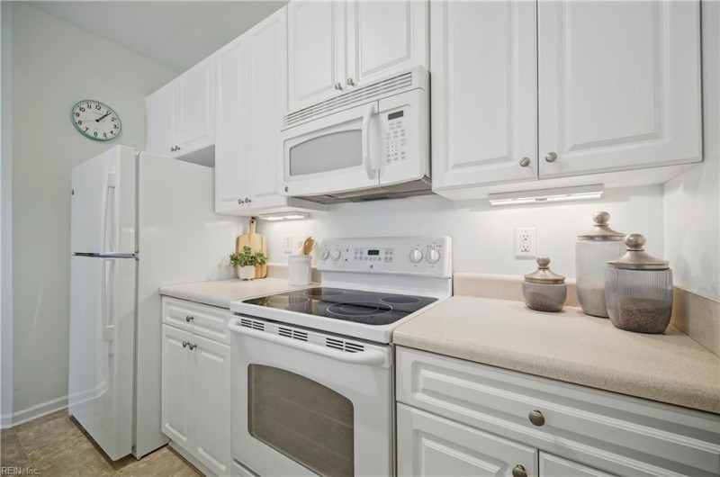 Photo 13 of 34 residential for sale in Virginia Beach virginia