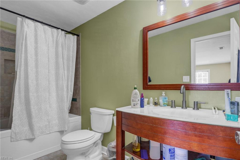 Photo 10 of 18 residential for sale in Chesapeake virginia Photo 10 of 18 residential for sale in Chesapeake virginia