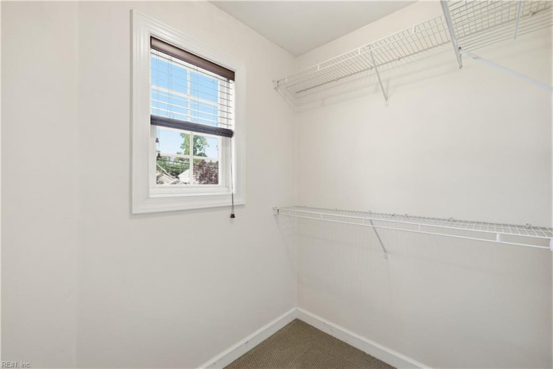 Photo 20 of 29 residential for sale in Chesapeake virginia
