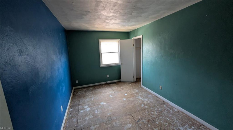 Photo 4 of 13 residential for sale in Chesapeake virginia Photo 4 of 13 residential for sale in Chesapeake virginia