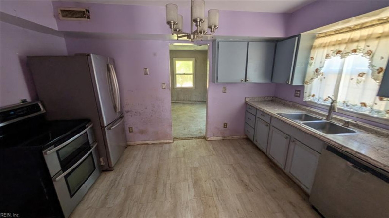Photo 5 of 13 residential for sale in Chesapeake virginia Photo 5 of 13 residential for sale in Chesapeake virginia
