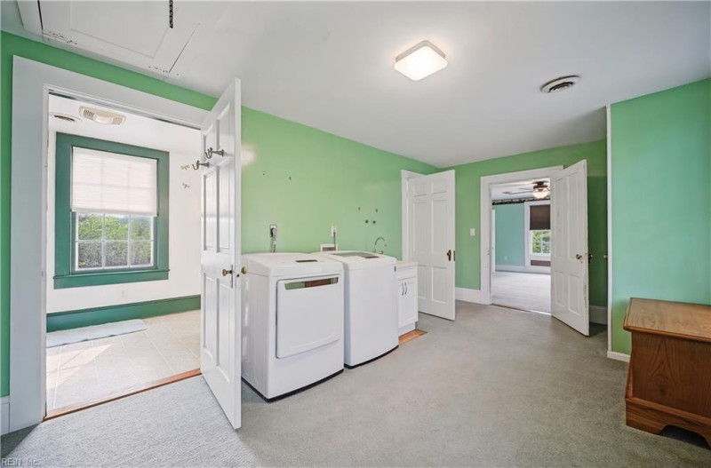 Photo 17 of 23 residential for sale in Suffolk virginia