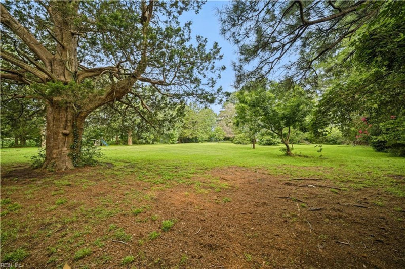 Photo 3 of 23 residential for sale in Suffolk virginia