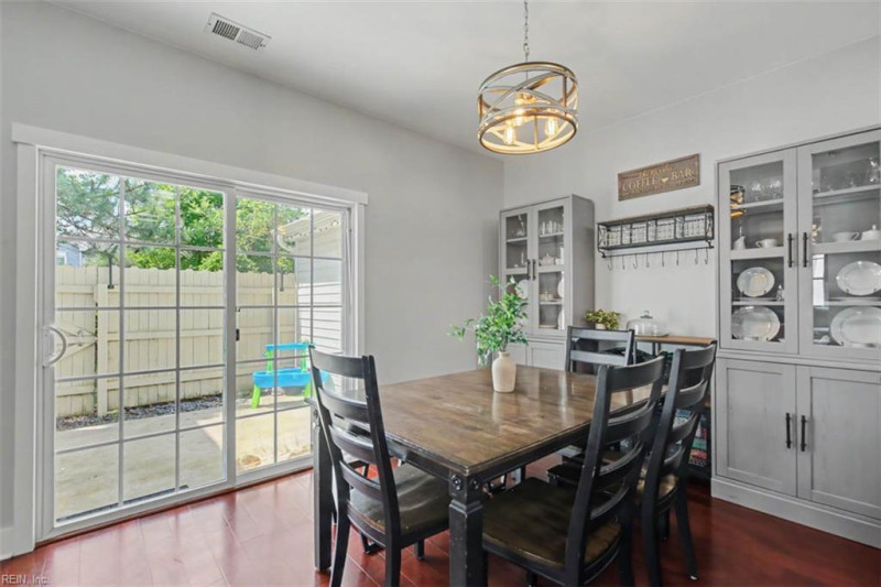 Photo 10 of 43 residential for sale in Chesapeake virginia