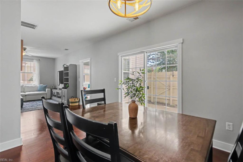 Photo 12 of 43 residential for sale in Chesapeake virginia