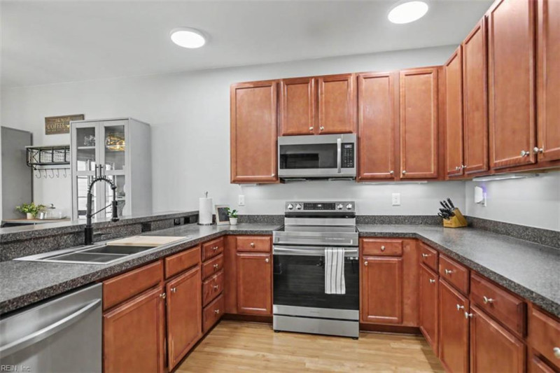 Photo 15 of 43 residential for sale in Chesapeake virginia