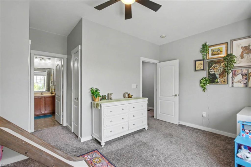 Photo 33 of 43 residential for sale in Chesapeake virginia