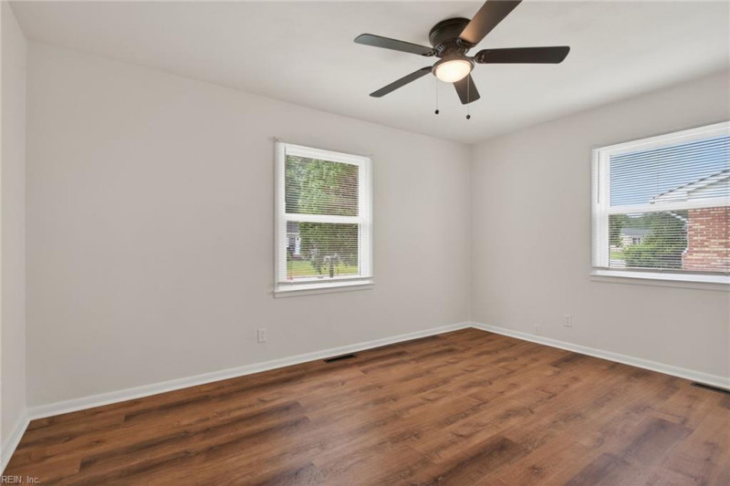 Photo 23 of 32 residential for sale in Portsmouth virginia