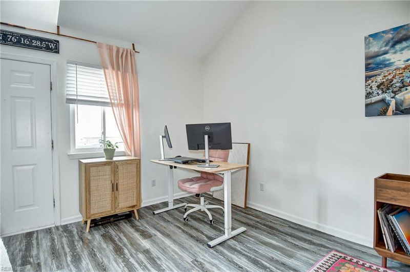 Photo 13 of 38 residential for sale in Norfolk virginia