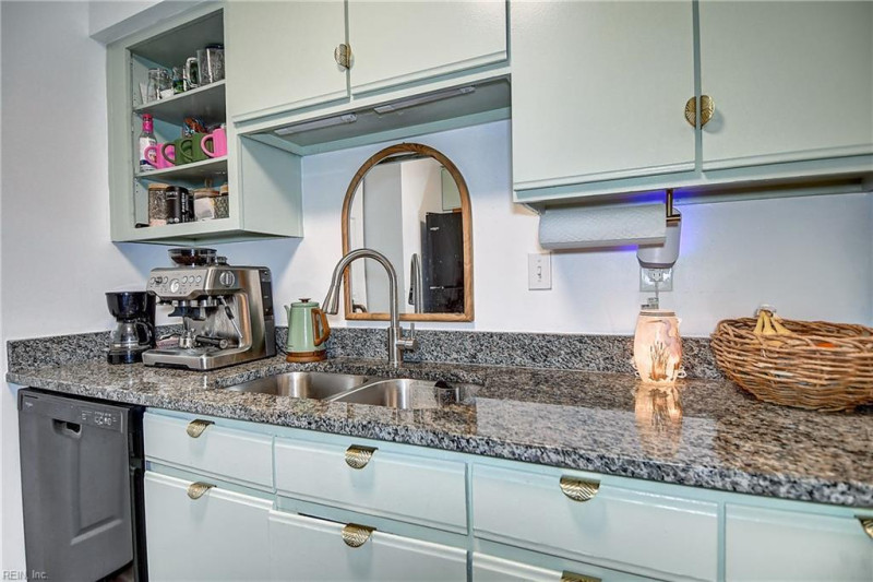 Photo 17 of 38 residential for sale in Norfolk virginia