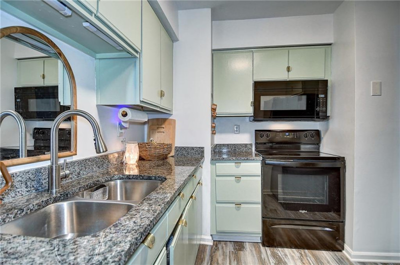 Photo 19 of 38 residential for sale in Norfolk virginia