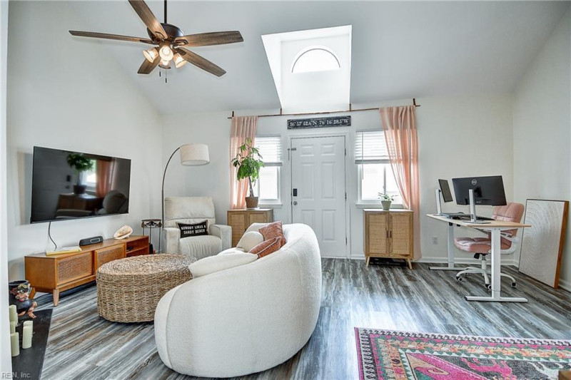 Photo 9 of 38 residential for sale in Norfolk virginia