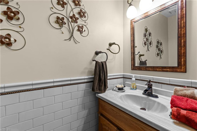 Photo 20 of 43 residential for sale in Chesapeake virginia