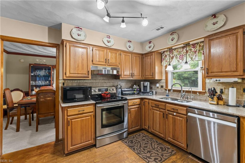 Photo 24 of 43 residential for sale in Chesapeake virginia
