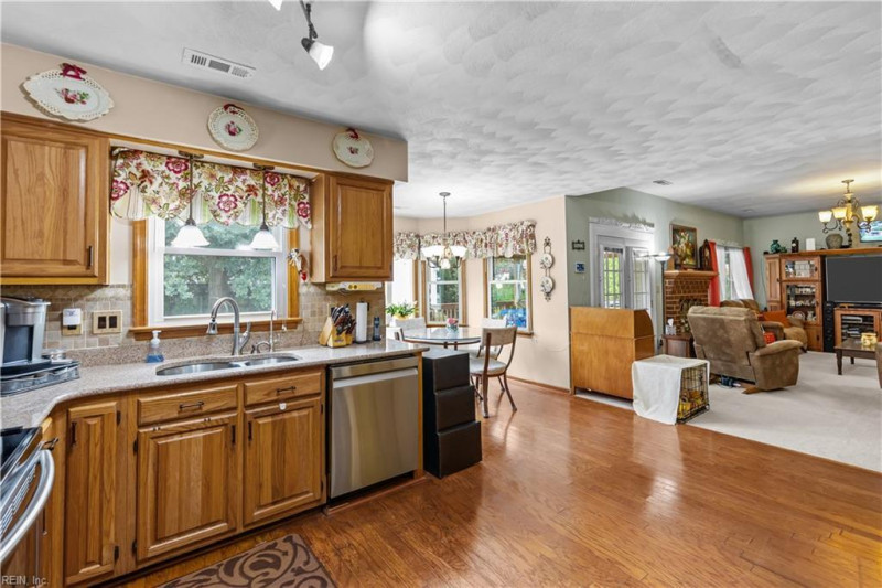 Photo 26 of 43 residential for sale in Chesapeake virginia