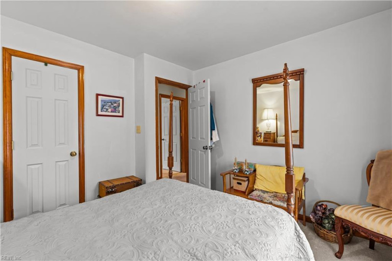 Photo 35 of 43 residential for sale in Chesapeake virginia