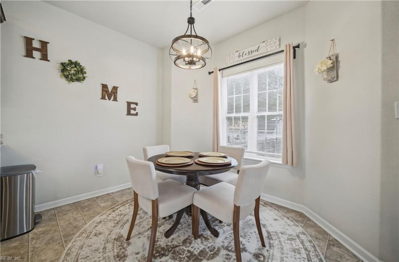 Photo 12 of 39 residential for sale in Chesapeake virginia