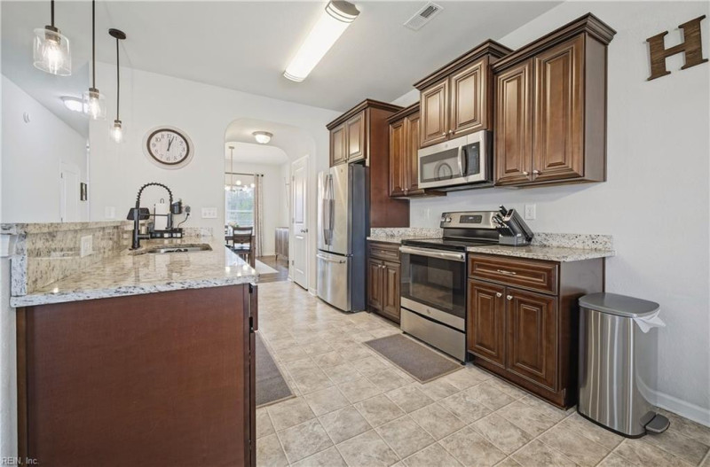 Photo 15 of 39 residential for sale in Chesapeake virginia