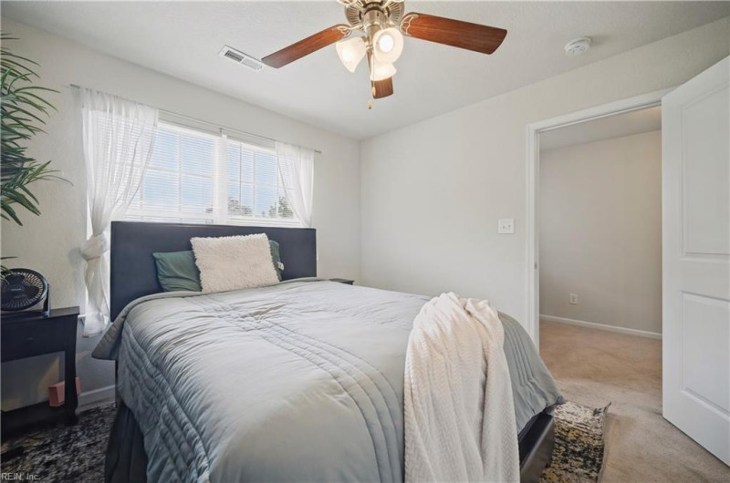Photo 19 of 39 residential for sale in Chesapeake virginia