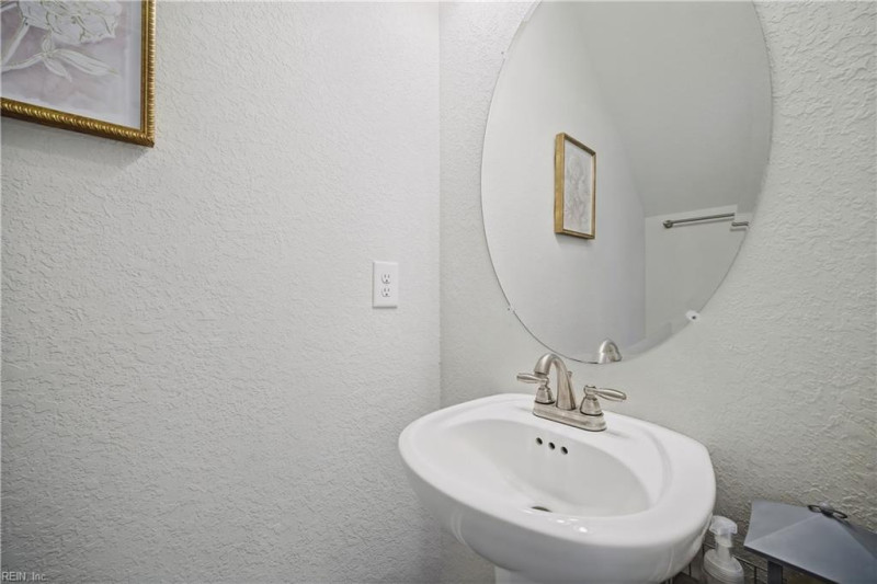 Photo 24 of 39 residential for sale in Chesapeake virginia