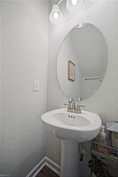 Photo 25 of 39 residential for sale in Chesapeake virginia