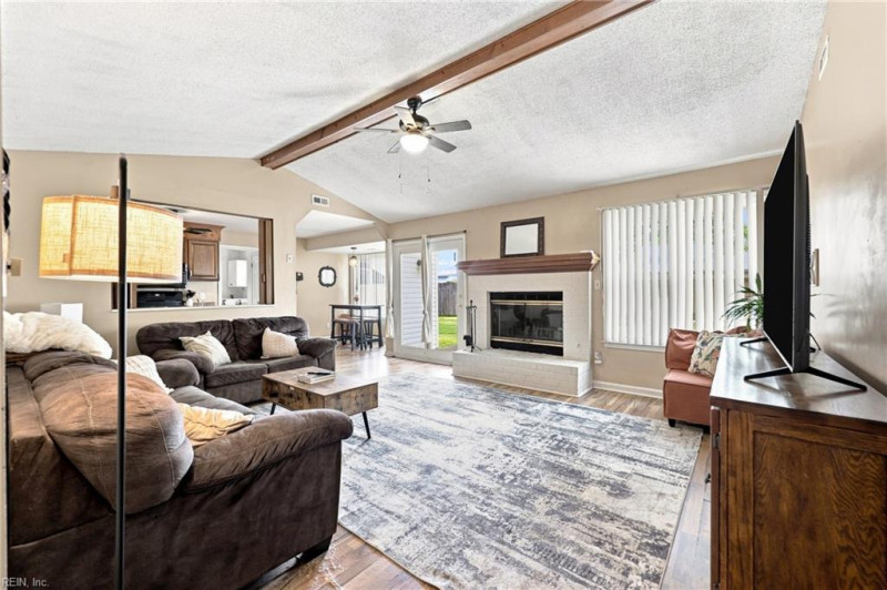 Photo 10 of 35 residential for sale in Virginia Beach virginia