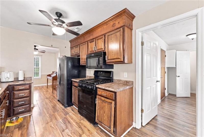Photo 15 of 35 residential for sale in Virginia Beach virginia