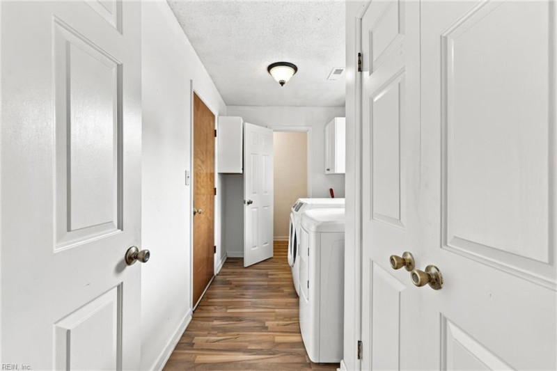 Photo 18 of 35 residential for sale in Virginia Beach virginia