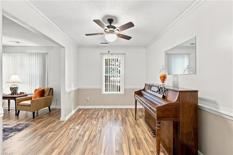 Photo 7 of 35 residential for sale in Virginia Beach virginia