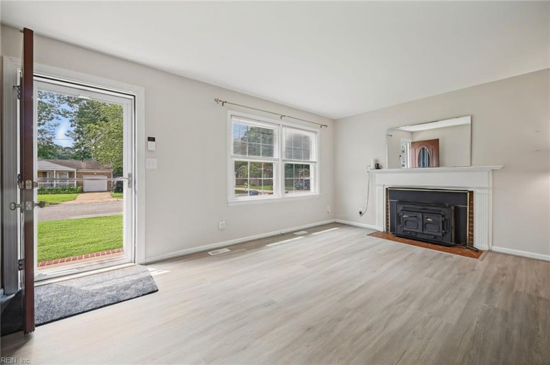 Photo 10 of 39 residential for sale in Newport News virginia