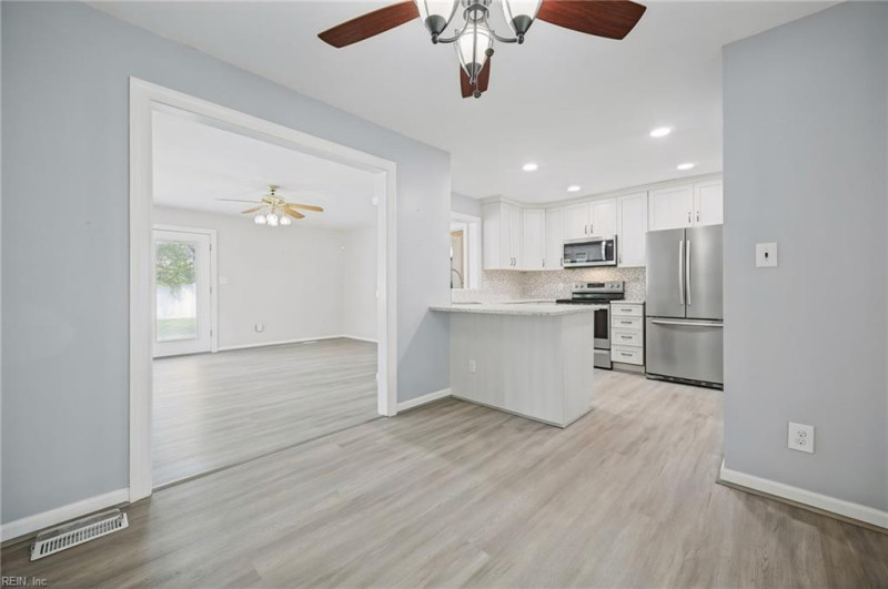 Photo 11 of 39 residential for sale in Newport News virginia