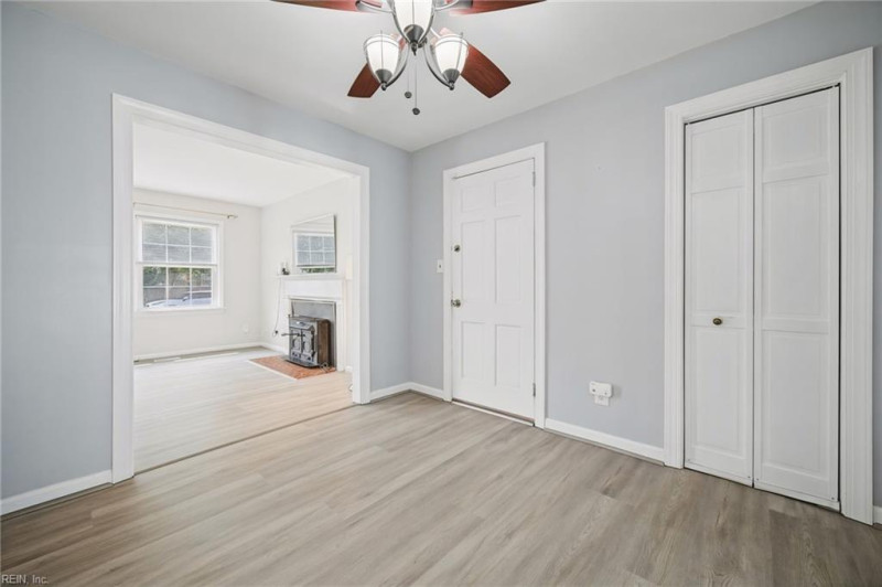 Photo 9 of 39 residential for sale in Newport News virginia